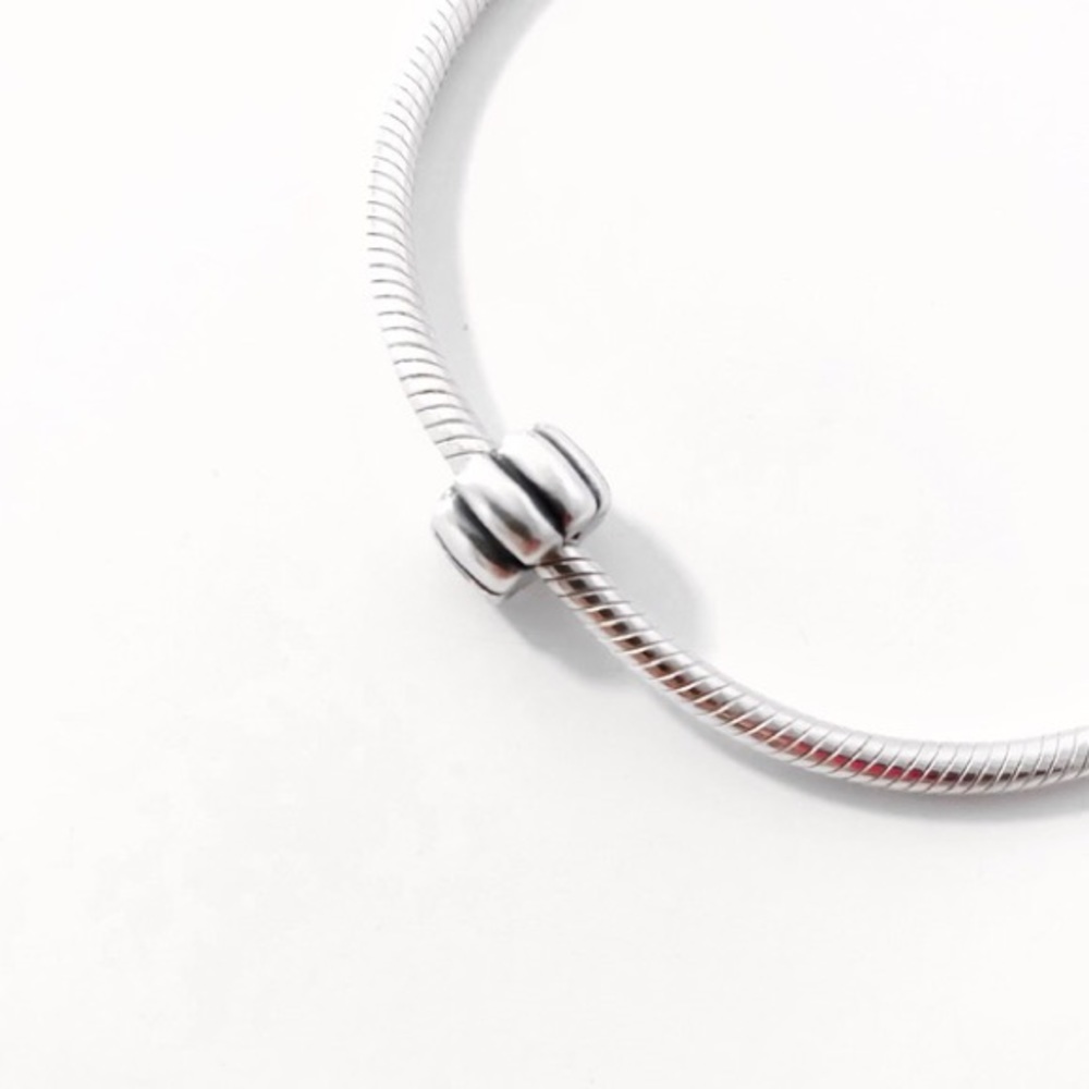 Pandora Ribbed Clip Stopper